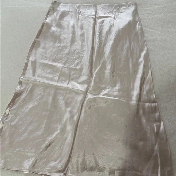 Bundle of Aritzia Skirts - Picture 8 of 8